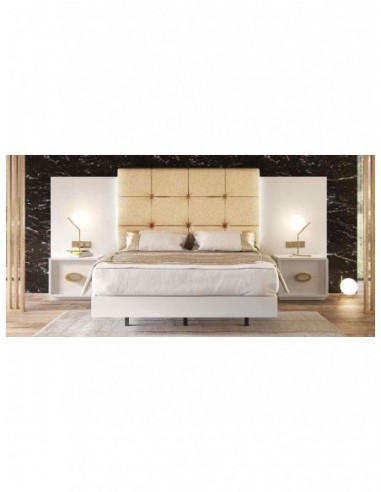 Dormitorio de matrimonio elegante con... Dormitorio de matrimonio elegante con...