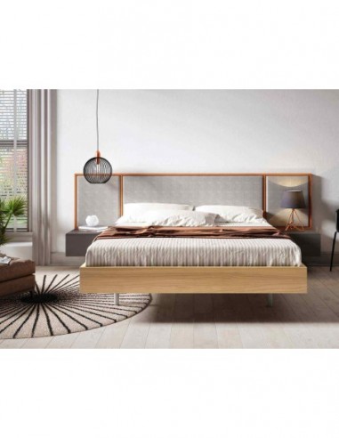 Dormitorio de matrimonio con cabecero...