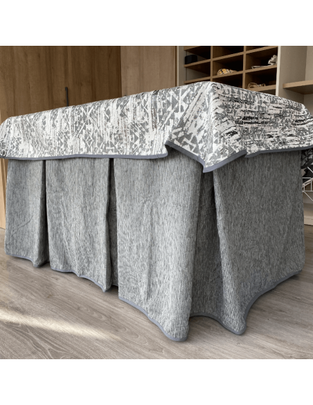 Ropa Elegante 10 Pliegues Gris con Tapete Eco Gris