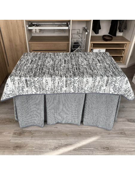 Ropa Elegante 10 Pliegues Gris con Tapete Eco Gris