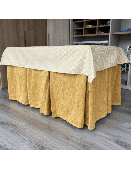 Ropa Elegante 10 Pliegues Mostaza con Tapete Miranda Mostaza