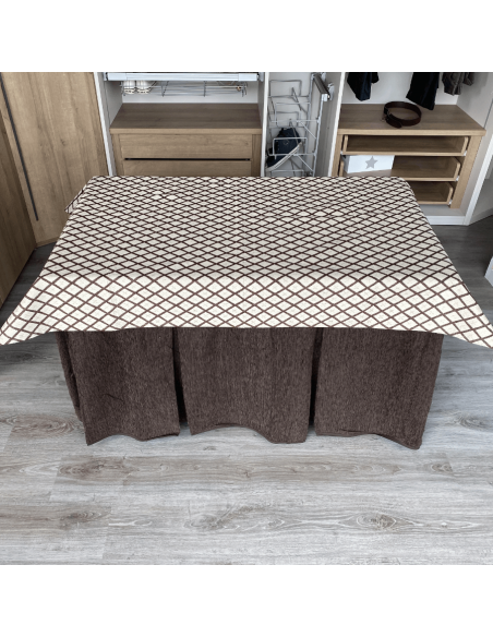 Ropa Elegante 10 Pliegues Chocolate con Tapete Resinado Choco