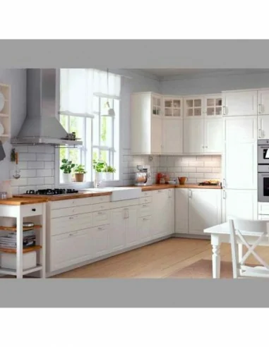 Cocina blanca plafon elegante lacada polilaminado blanca encimera madera nordica