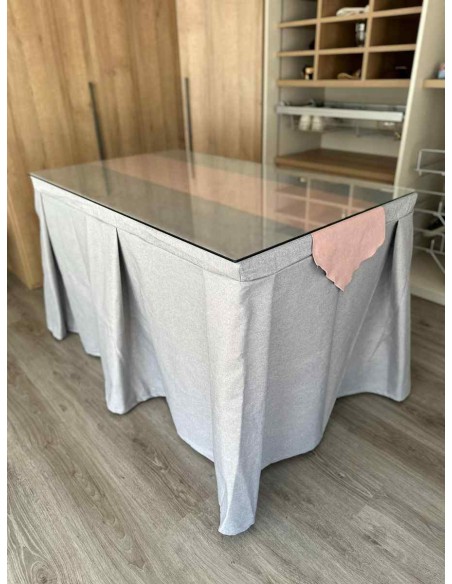 Ropa de Mesa Camilla Moderna Antimanchas color Gris Plata con Camino Rosa