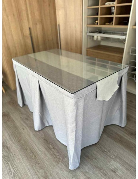 Ropa de Mesa Camilla Moderna Antimanchas color Gris Plata con Camino Gris Perla