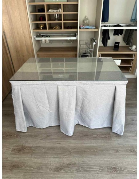 Ropa de Mesa Camilla Moderna Antimanchas color Gris Plata con Camino Gris Perla