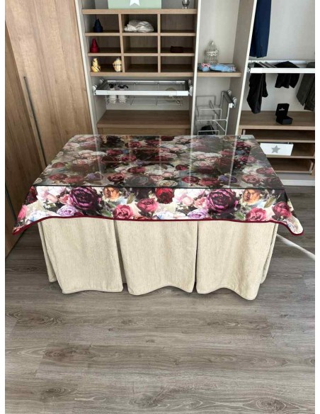 Ropa Chenilla 8 Pliegues color Beige con Tapete Flores