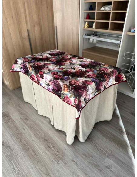 Ropa Chenilla 8 Pliegues color Beige con Tapete Flores