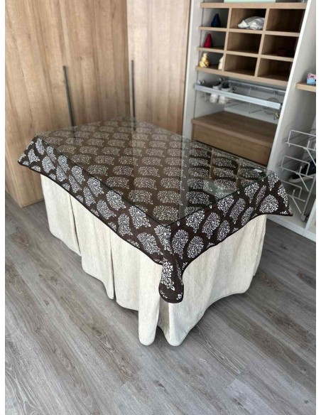 Ropa Chenilla 8 Pliegues color Beige con Tapete Acebo