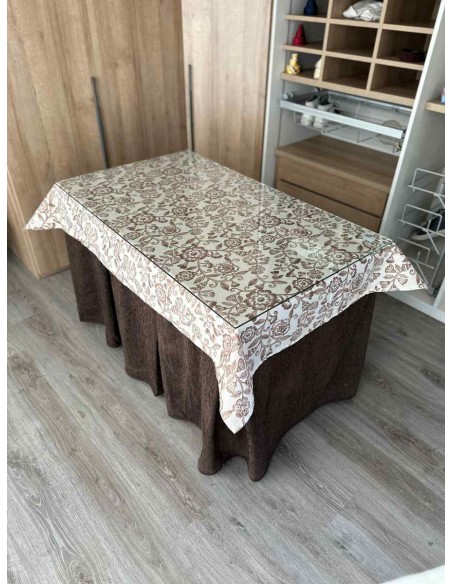 Ropa Chenilla 8 Pliegues color Chocolate con Tapete Planta