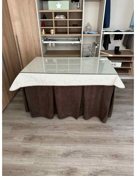 Ropa Chenilla 8 Pliegues color Chocolate con Tapete Sol