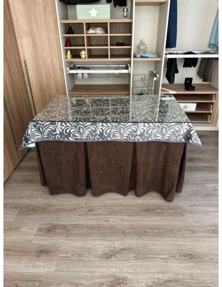 Ropa Chenilla 8 Pliegues color Chocolate con Tapete Nature