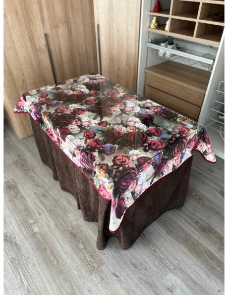 Ropa Chenilla 8 Pliegues color Chocolate con Tapete Flores