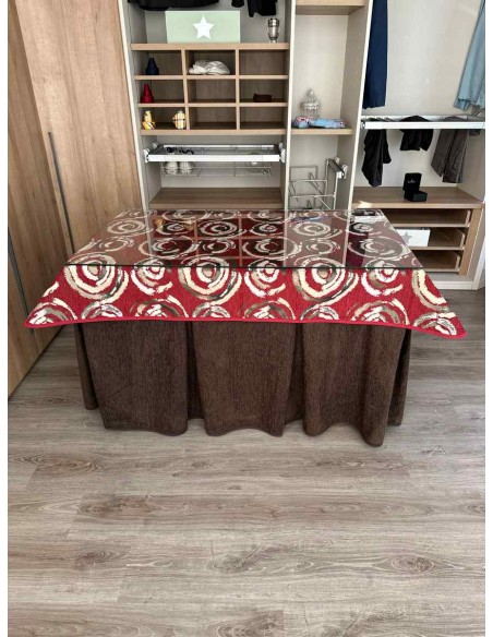 Ropa Chenilla 8 Pliegues color Chocolate con Tapete Eclipse