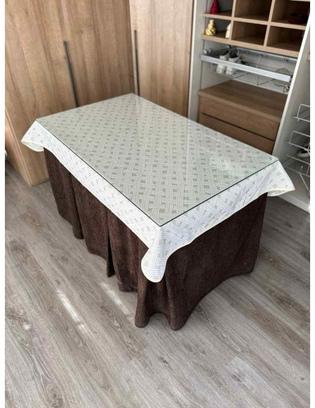 Ropa Chenilla 8 Pliegues color Chocolate con Tapete Lazos