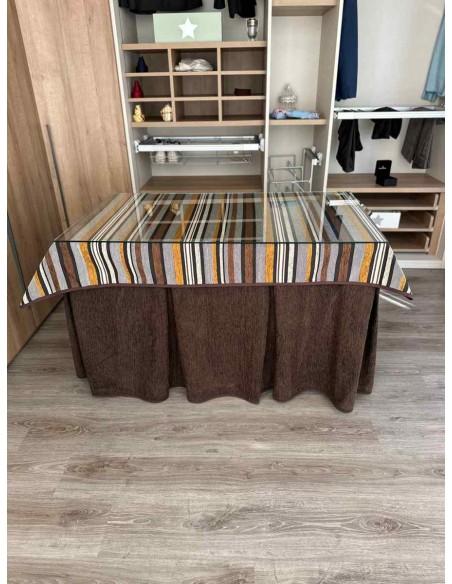 Ropa Chenilla 8 Pliegues color Chocolate con Tapete Otoño
