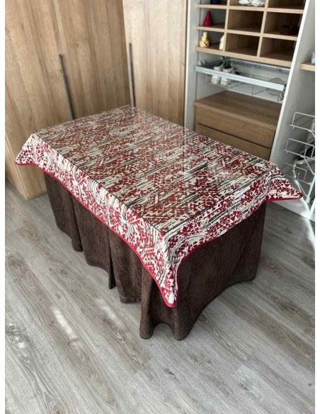 Ropa Chenilla 8 Pliegues color Chocolate con Tapete Mosaico