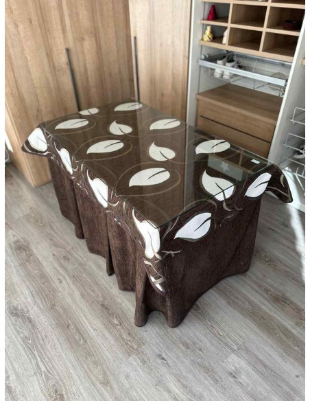 Ropa Chenilla 8 Pliegues color Chocolate con Tapete Hojas