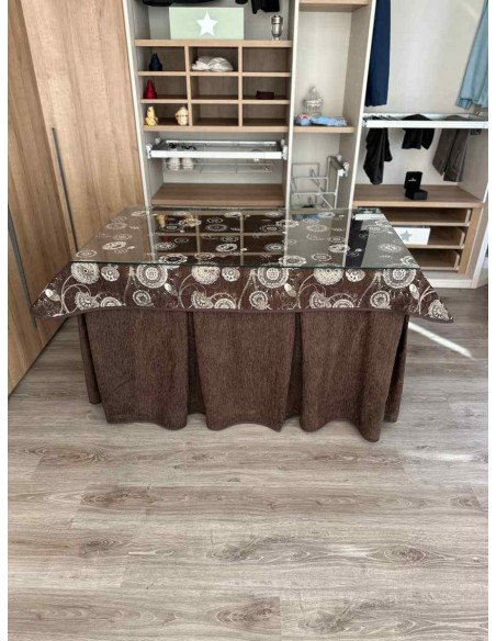 Ropa Chenilla 8 Pliegues color Chocolate con Tapete Mandala