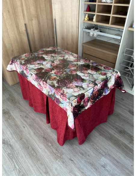 Ropa Chenilla 8 Pliegues color Rojo con Tapete Flores