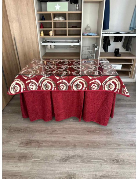 Ropa Chenilla 8 Pliegues color Rojo con Tapete Eclipse