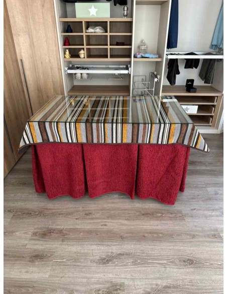 Ropa Chenilla 8 Pliegues color Rojo con Tapete Otoño