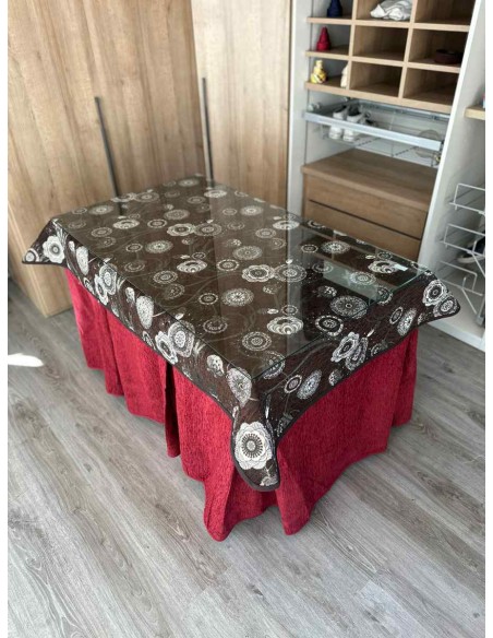 Ropa Chenilla 8 Pliegues color Rojo con Tapete Mandala