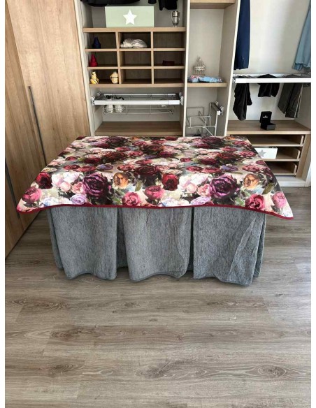 Conjunto Ropa Chenilla 8 Pliegues color Gris con Tapete Flores