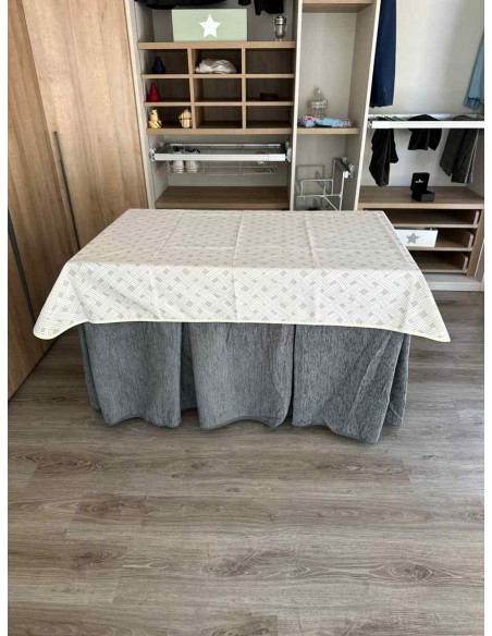 Conjunto Ropa Chenilla 8 Pliegues color Gris con Tapete Lazos