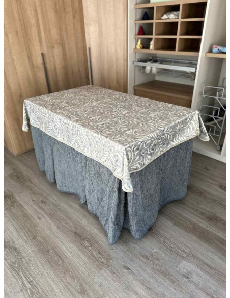 Conjunto Ropa Chenilla 8 Pliegues color Gris con Tapete Vainilla