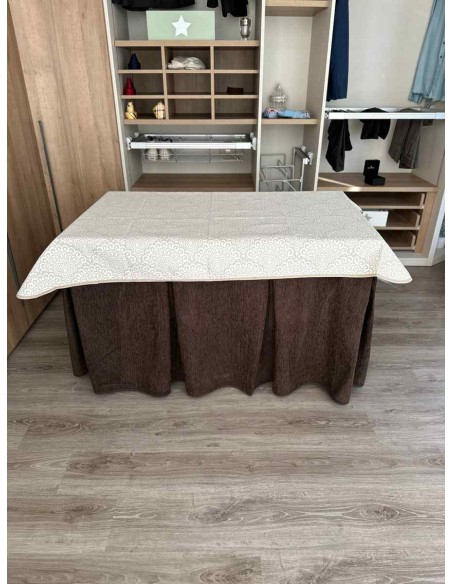 Conjunto Ropa Chenilla 8 Pliegues color Chocolate con Tapete Sol