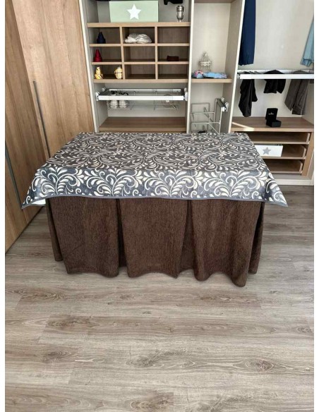 Conjunto Ropa Chenilla 8 Pliegues color Chocolate con Tapete Nature