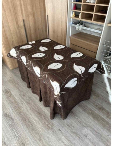 Conjunto Ropa Chenilla 8 Pliegues color Chocolate con Tapete Hojas