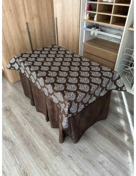 Conjunto Ropa Chenilla 8 Pliegues color Chocolate con Tapete Acebo