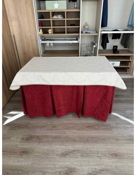 Conjunto Ropa Chenilla 8 Pliegues color Rojo con Tapete Sol