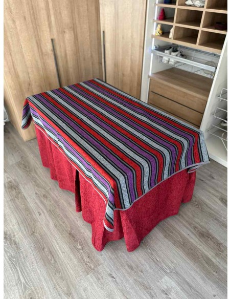 Conjunto Ropa Chenilla 8 Pliegues color Rojo con Tapete Franjas