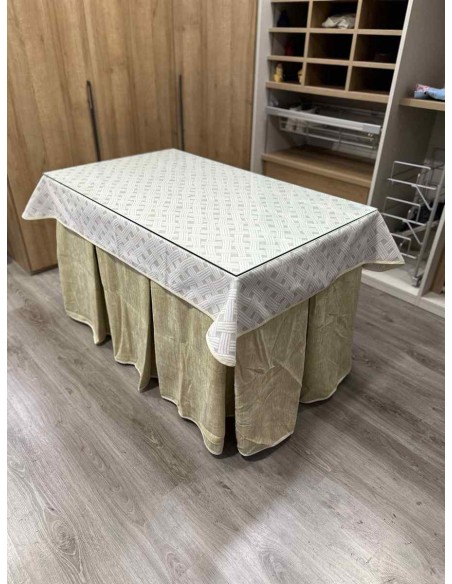 Ropa Doble Grueso 10 Pliegues Beige con Tapete Lazos