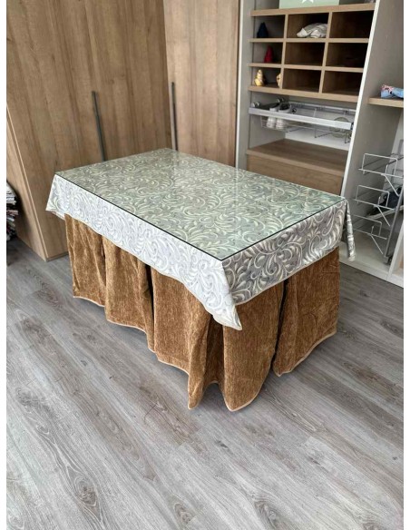 Ropa Doble Grueso 10 Pliegues Café con Tapete Vainilla