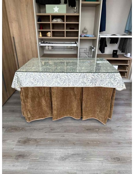 Ropa Doble Grueso 10 Pliegues Café con Tapete Vainilla