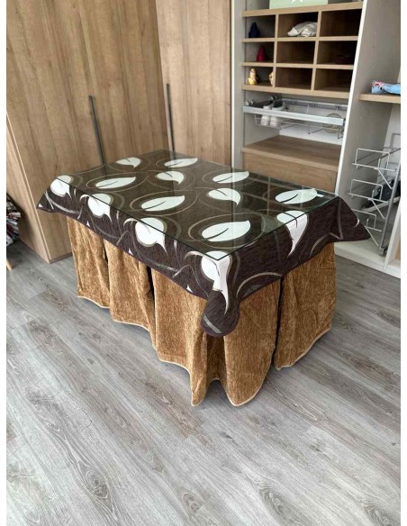 Ropa Doble Grueso 10 Pliegues Café con Tapete Hojas