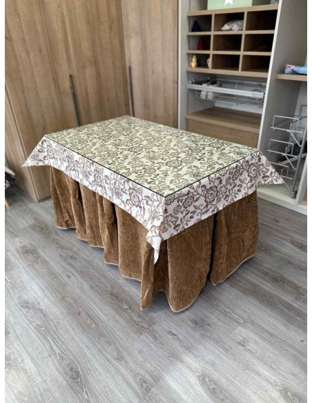 Ropa Doble Grueso 10 Pliegues Café con Tapete Planta