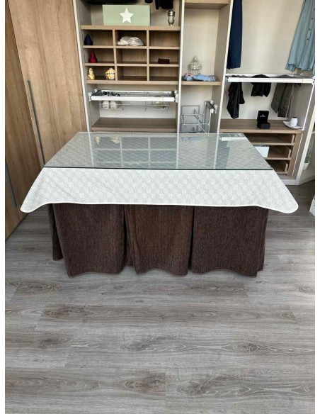 Ropa Doble Grueso 10 Pliegues Chocolate con Tapete Crema