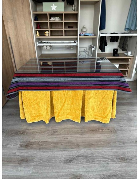 Ropa Doble Grueso 10 Pliegues Mostaza con Tapete Franjas