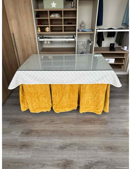 Ropa Doble Grueso 10 Pliegues Mostaza con Tapete Crema