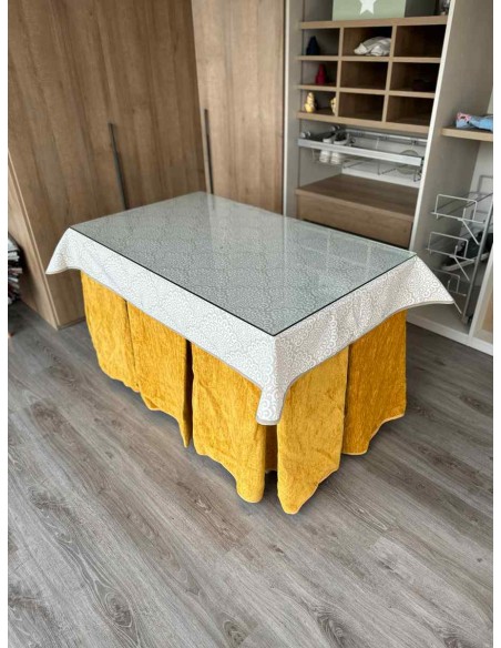 Ropa Doble Grueso 10 Pliegues Mostaza con Tapete Amanecer