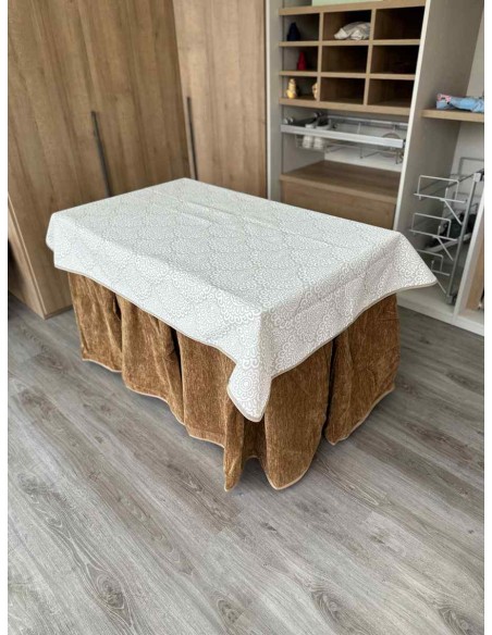 Conjunto Doble Grueso 10 Pliegues Café con Tapete Amanecer