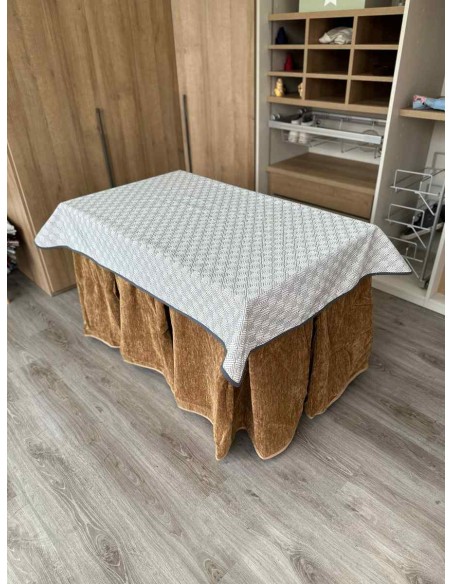 Conjunto Doble Grueso 10 Pliegues Café con Tapete Rombos