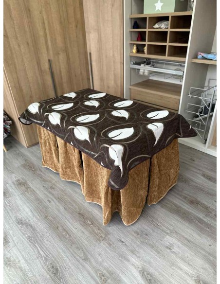 Conjunto Doble Grueso 10 Pliegues Café con Tapete Hojas