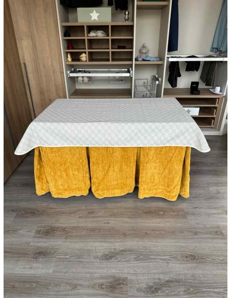 Conjunto Doble Grueso 10 Pliegues Mostaza con Tapete Crema