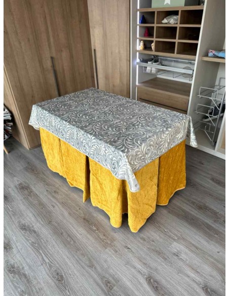 Conjunto Doble Grueso 10 Pliegues Mostaza con Tapete Vainilla